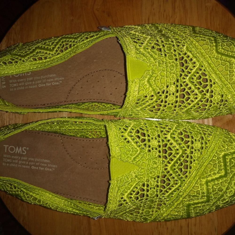 Toms ladies  shoes new